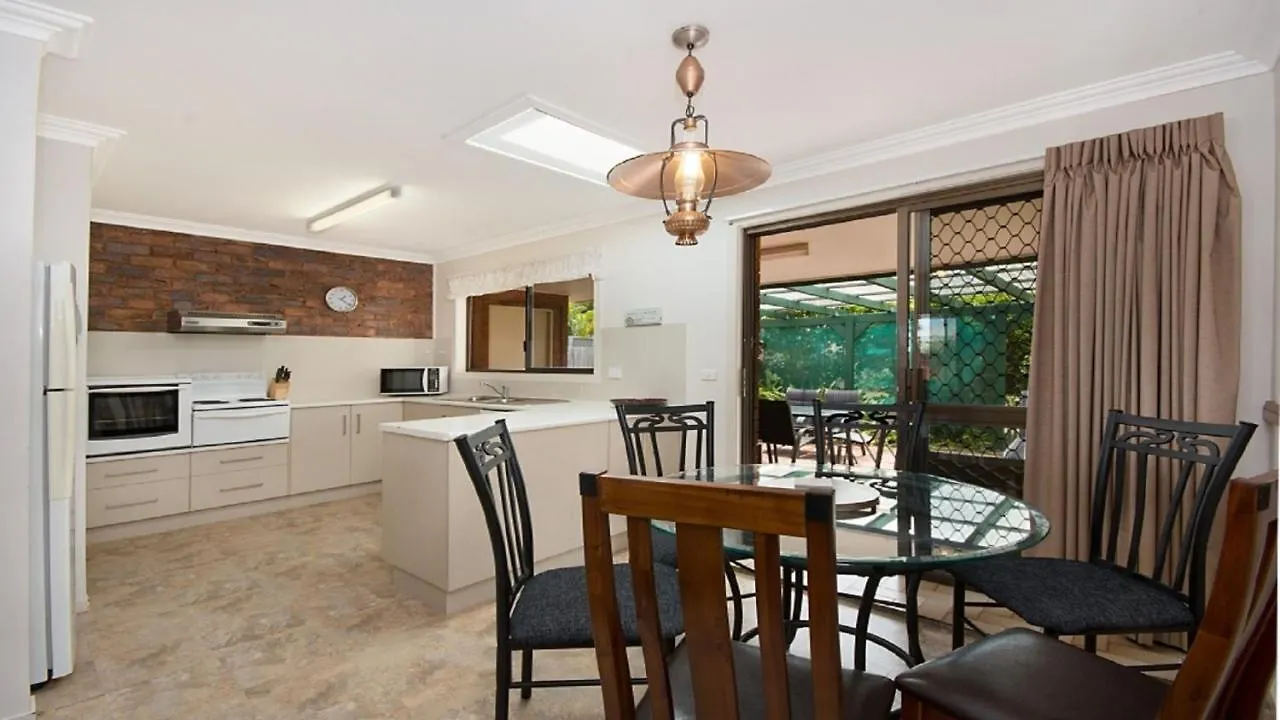 Alexander Palms Villa East Ballina
